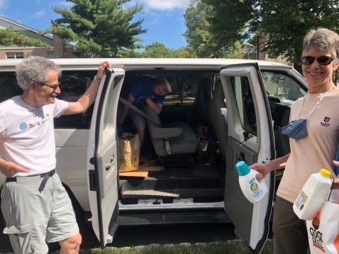 Frank, Mark, Missy, van